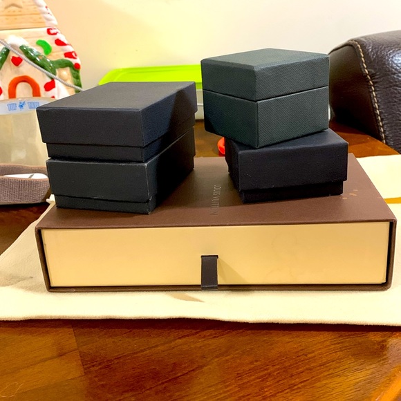 Jewelry boxes 📦 (5) ‼️♥️🛍️♥️📦 - Picture 1 of 2